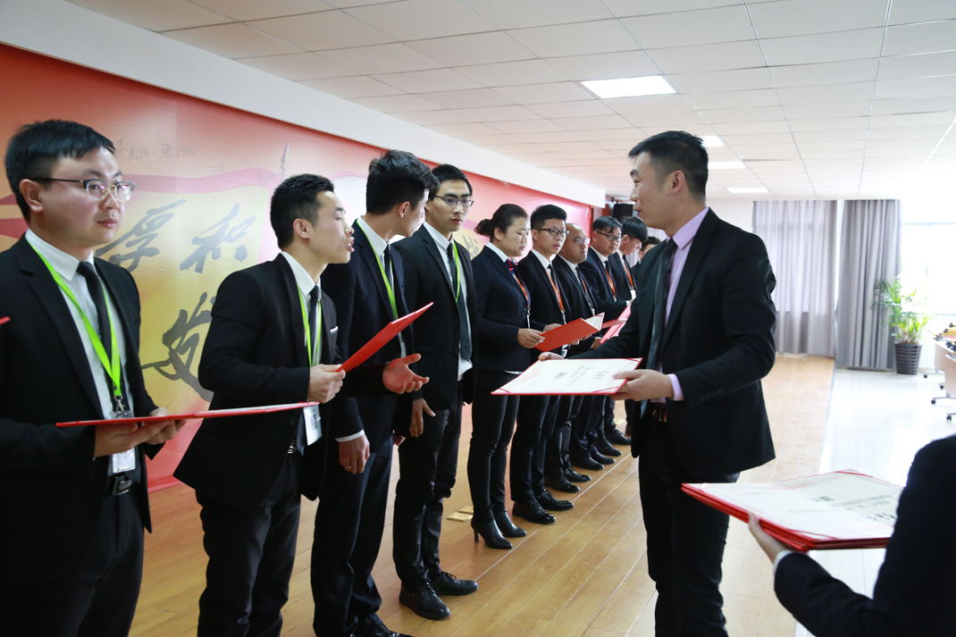 厚積薄發2018科恩電器上半年誓師大會